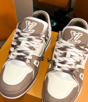 China Wholesale Supplier Branded lv  sneaker shoes, join us on whatsapp | Yupoo